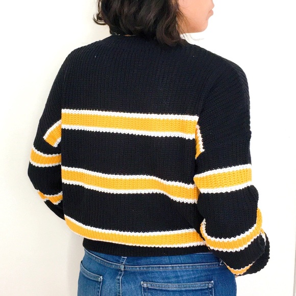 🆕 LAST ONE!! Stripe Knit Sweater - Picture 2 of 4